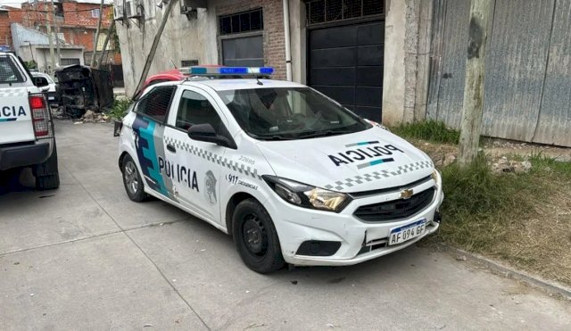 Un preso robó un patrullero de la policía bonaerense y se fugó